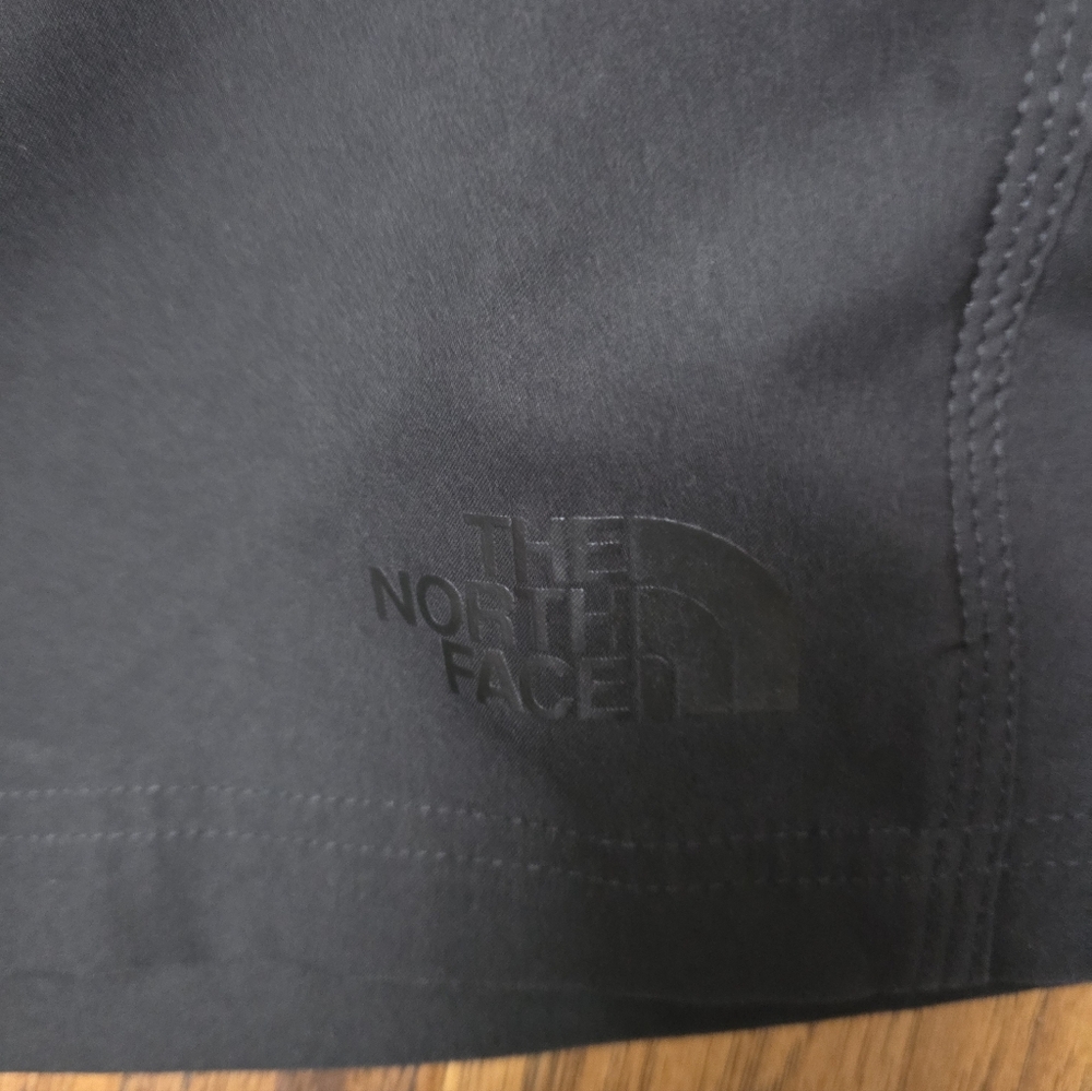 The Northface Black Casual Shorts sz 36 - Picture 2 of 7